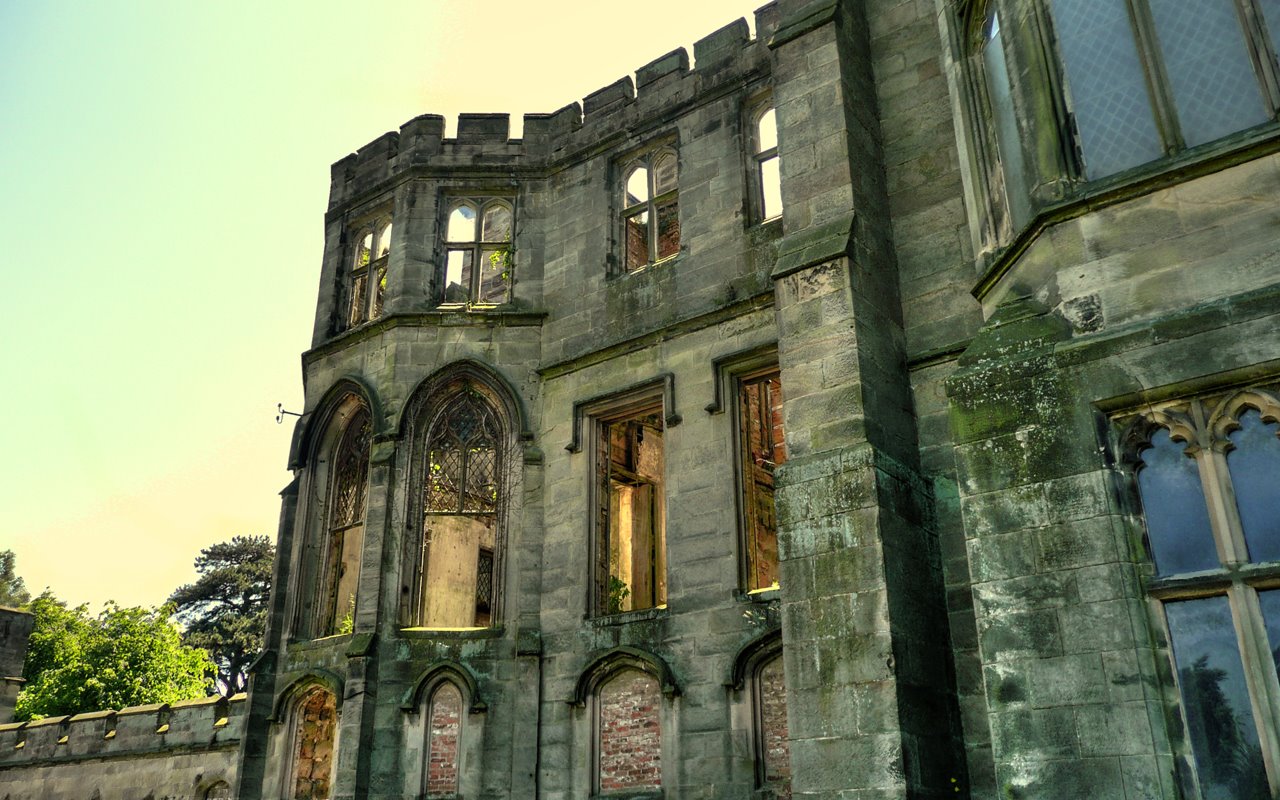 [0131+-+England,+Alton+Towers+HDR.jpg]