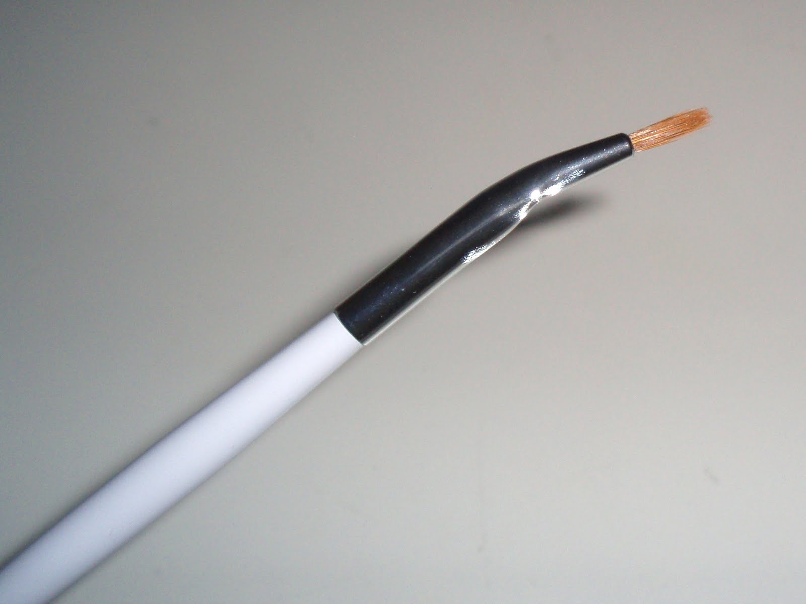 How To Use Angled Eyeliner Brush