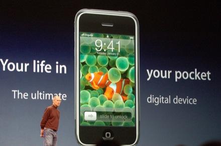 [iphoneee.jpg]