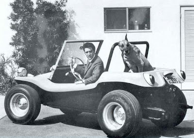 http://1.bp.blogspot.com/_IigwWy-MYEU/Sky3TNaWU-I/AAAAAAAAA-0/ElRI6ADt8yU/s400/Elvis+k%C3%B6r+buggy.jpg