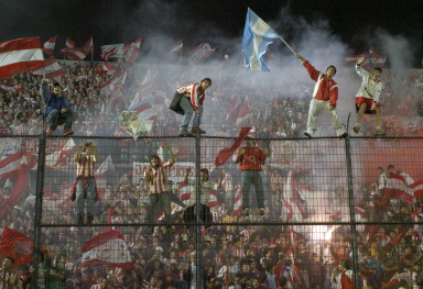 [260406_Estudiantes_bg.jpg]