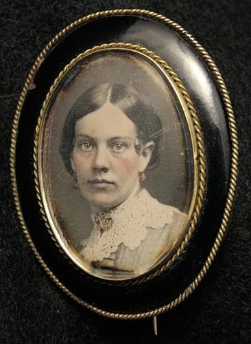 Gabinete de curiosidades: El retrato oval