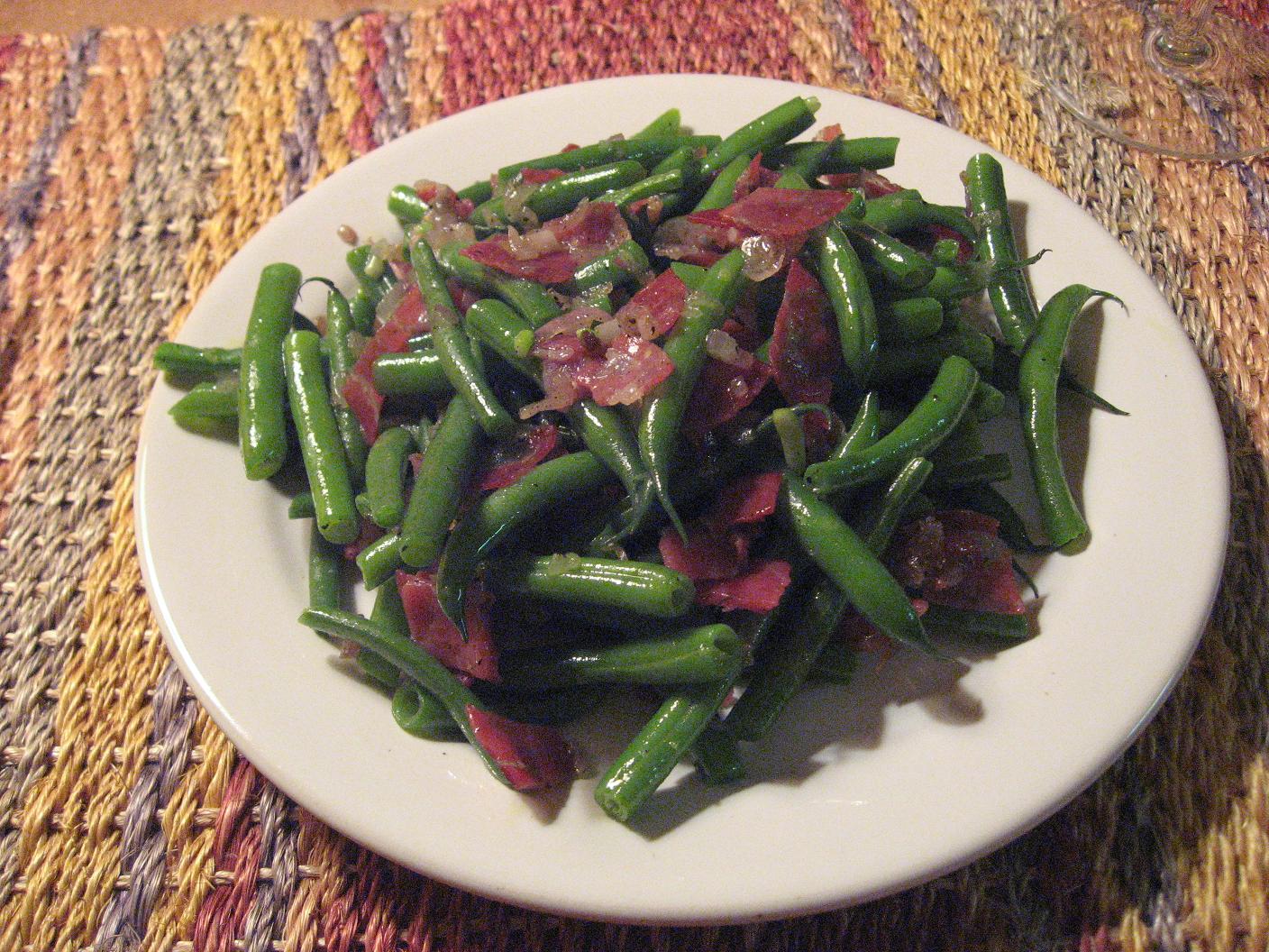 [6-DinnerSecondCourseHaricotsVertsWithCoppaAndShallots.JPG]