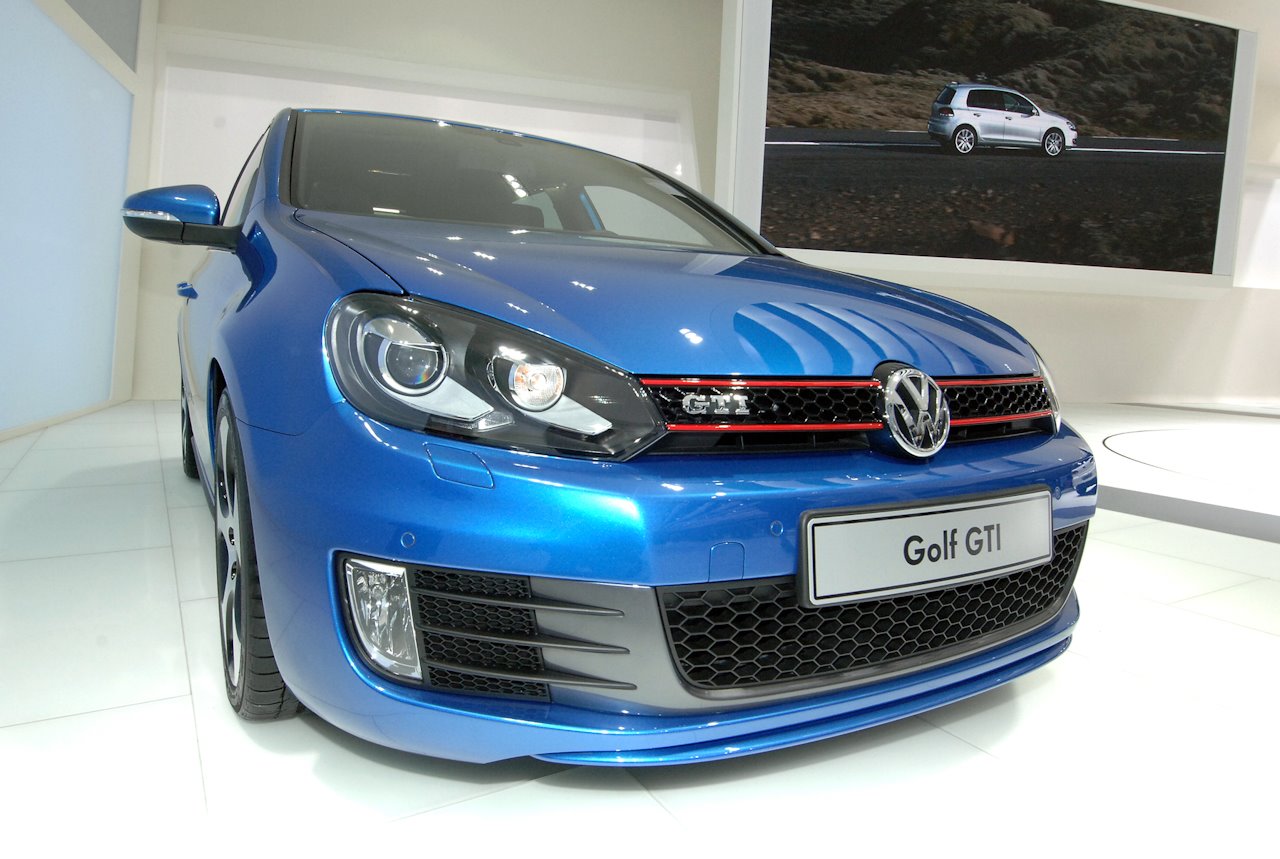 Volkswagen Golf GTI синий