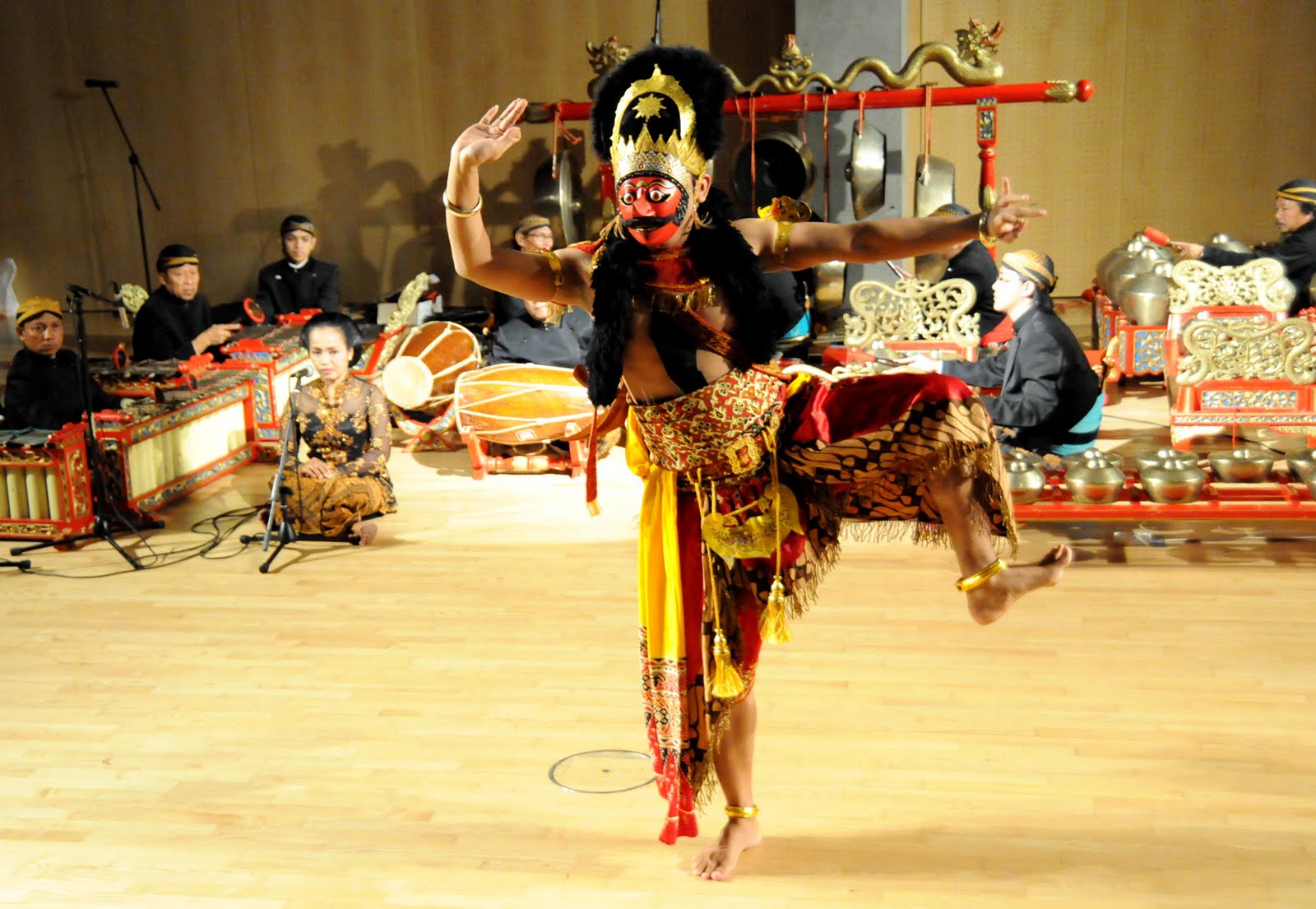 Traditional Indonesian Dance