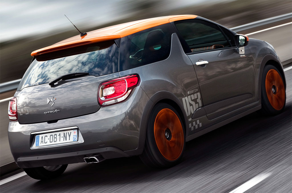 [2011-Citroen-DS3-R-Rear-Angle-View.jpg]