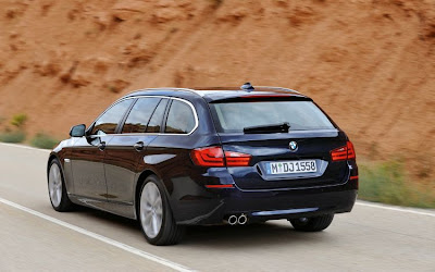 2011 BMW 5 Series Touring Rear Side View