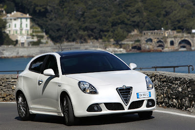 2011 Alfa Romeo Giulietta Official Pictures