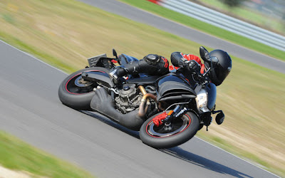 2009 Buell 1125CR Action