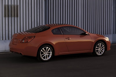 2010 Nissan Altima Coupe Side View