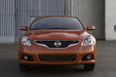 2010 Nissan Altima Coupe Front View