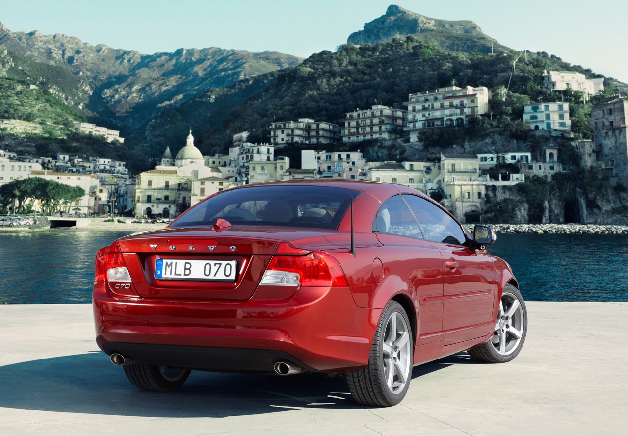 [2010-Volvo-C70-Rear-Angle-View.jpg]