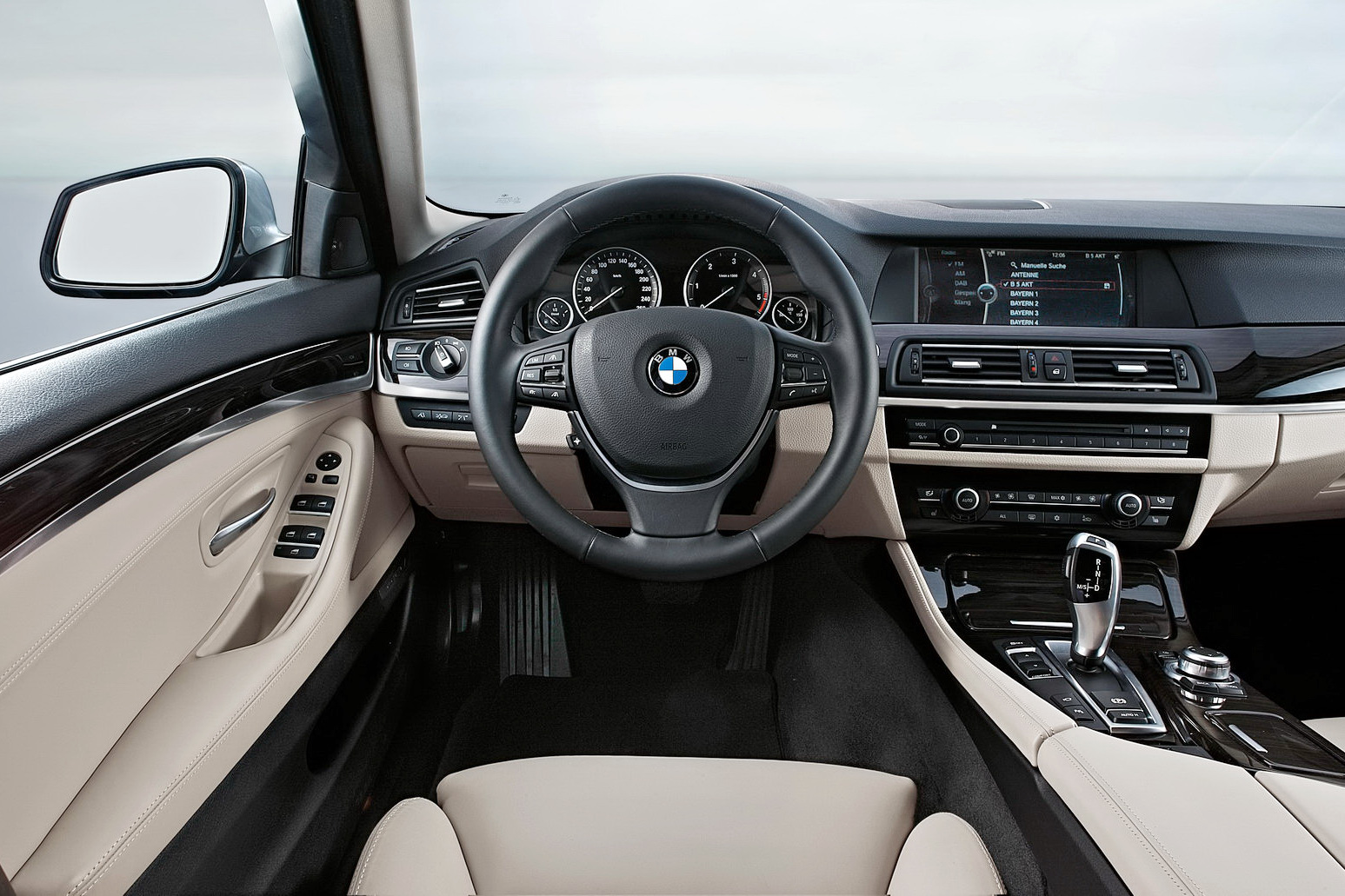 2011-BMW-5-Series-Interior.jpg