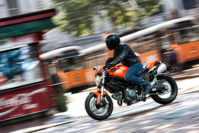 2010 Ducati Monster 696 Action