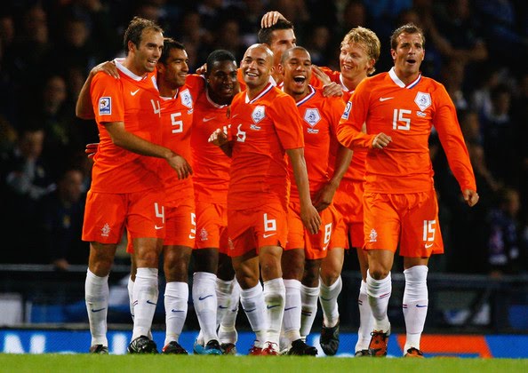 SOCCER PLAYERS WALLPAPER: Netherlands Football Team World Cup 2010