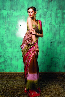 Top Indian Models 2011 with Sleeveless Saree Designs