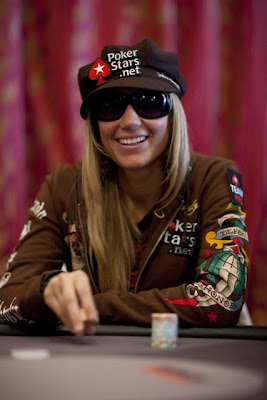 Vanessa Russo | Playing Poker Vanessa Ruosso