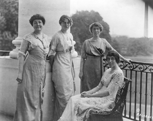 [Wilsonanddaughters.jpg]