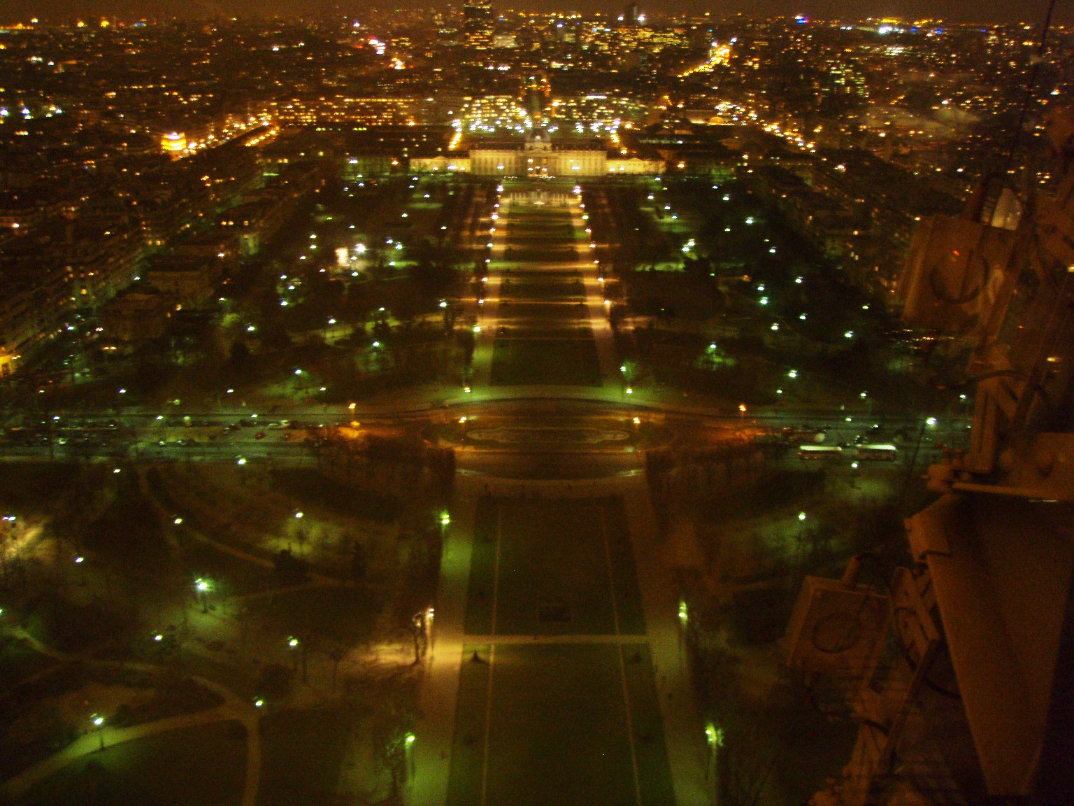 [Le+Jules+Verne+view.jpg]