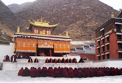 monks at Monlam teachng