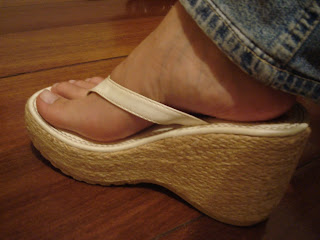 tamanco anabela schutz