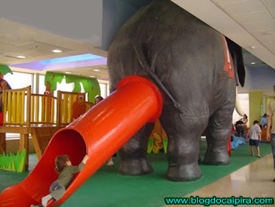elefante estranho para a criançada