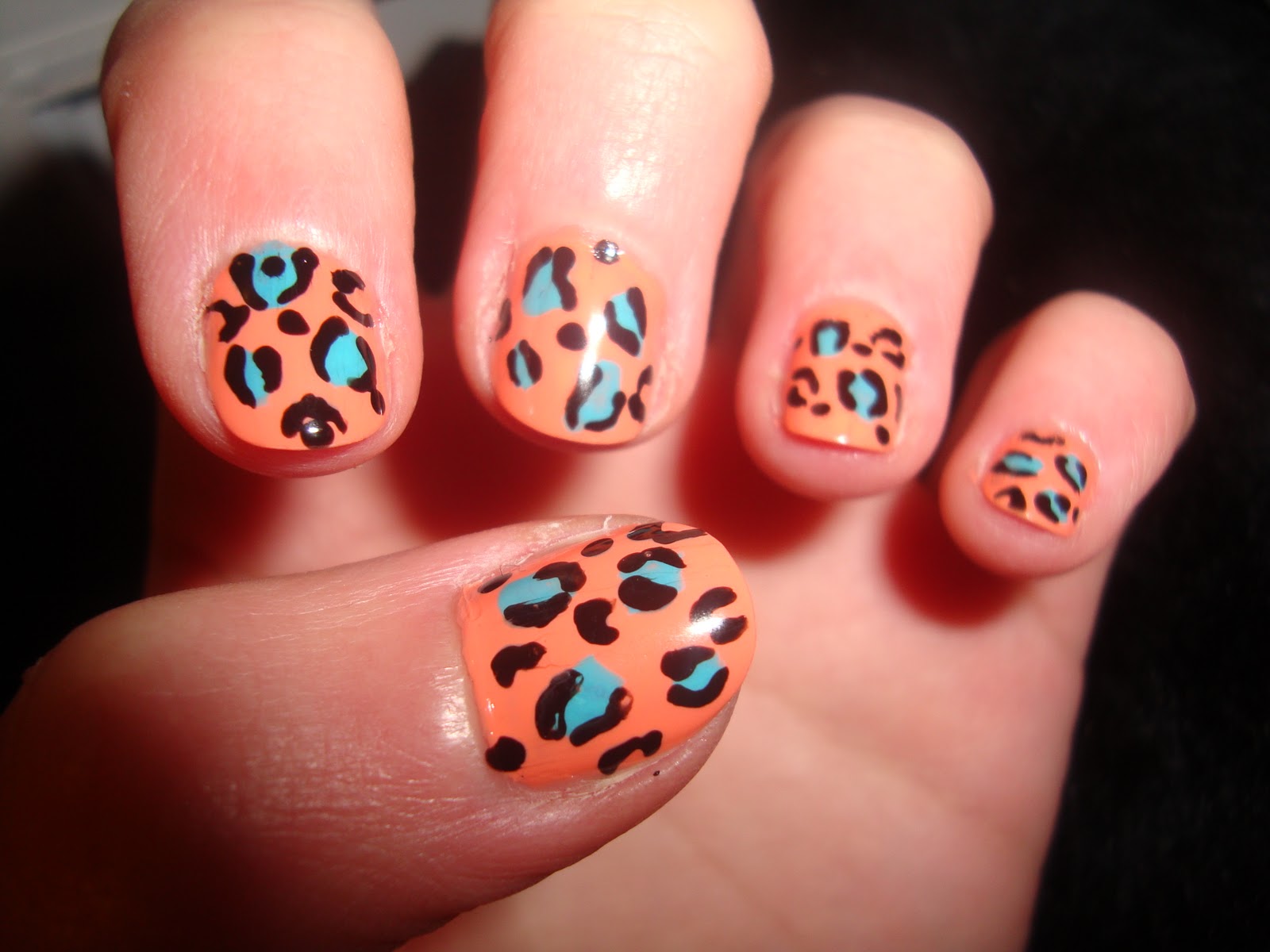 Bang Bang You're Dead: DIY: Leopard Print Nails