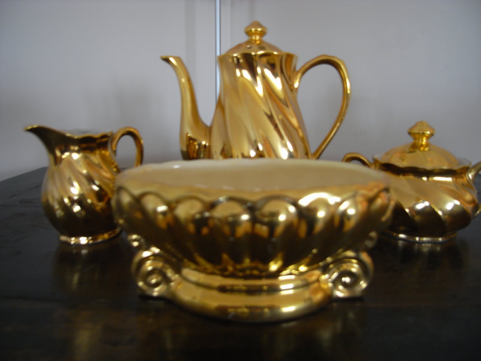 totally second hand Australian Gold Tea set.