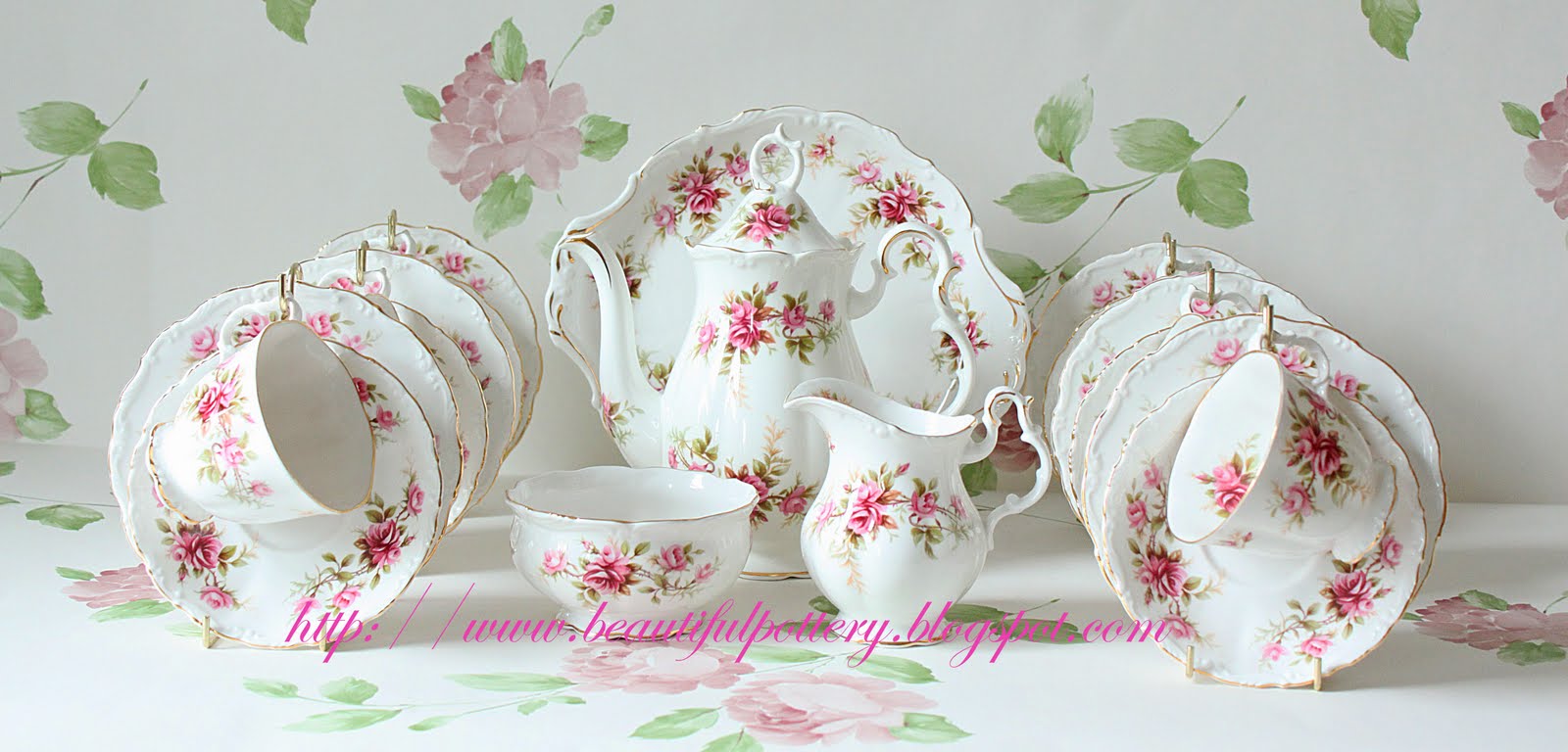 BEAUTIFUL POTTERY Royal Albert Discontinued Pattern