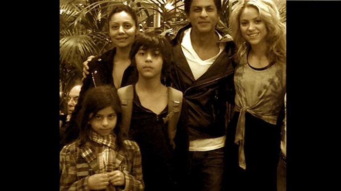 Faruk Ucrut Shahrukh Khan And Family Meet Shakira Photos