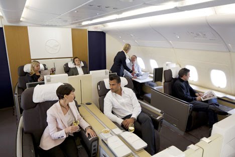 Direto Da Pista Novo Airbus A380 Da Lufthansa O Banheiro Da