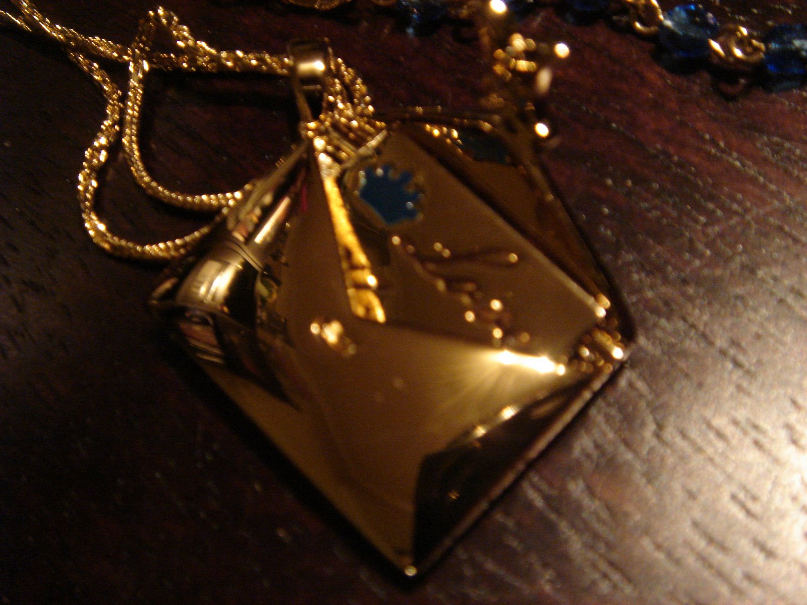 [1.JPG]