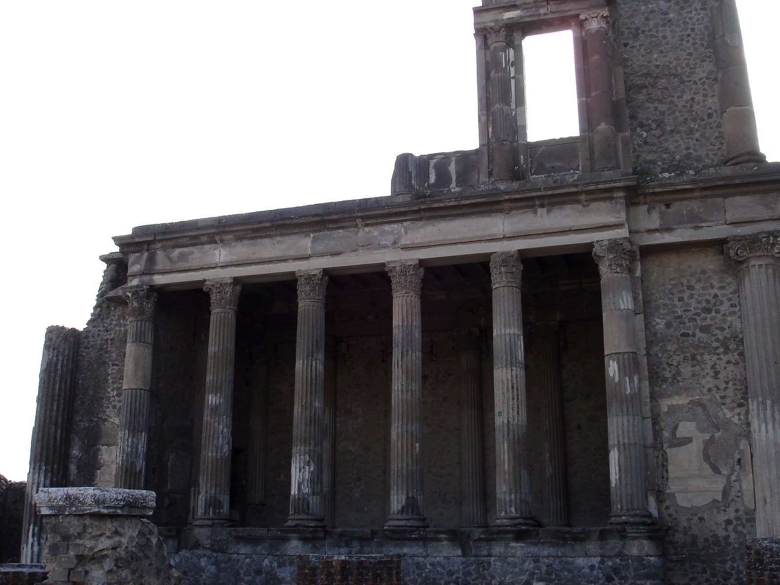 [Pompeii+Basilica+2.JPG]