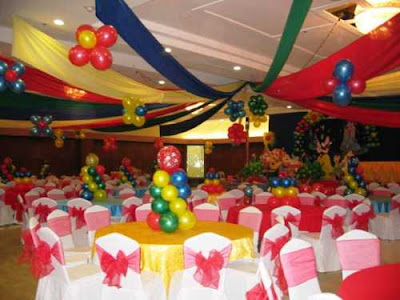 21st-birthday-decorations-balloon-table-decor.jpg