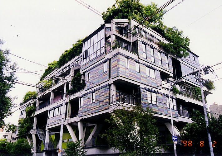 MORE FOR LESS: \"NEXT 21\" Osaka