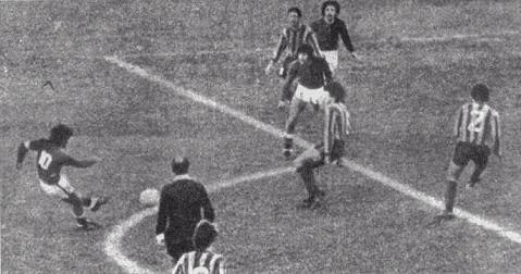 UNBEKANNT_87: Newell´s Old Boys 1974 / Titular - Home / Usada en juego