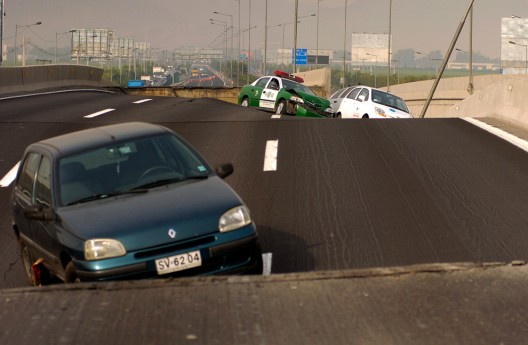 [puente+con+coches.jpg]
