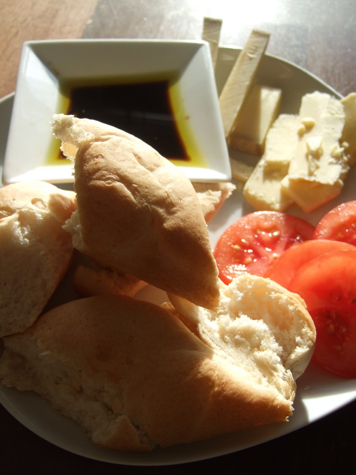 [olive+oil+and+bread.jpg]