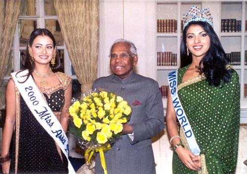 President K. R. Narayanan & Miss World Priyanka Chopra & Miss Asia Pacific ... President K. R. Narayanan & Miss World Priyanka Chopra & Miss Asia Pacific ...