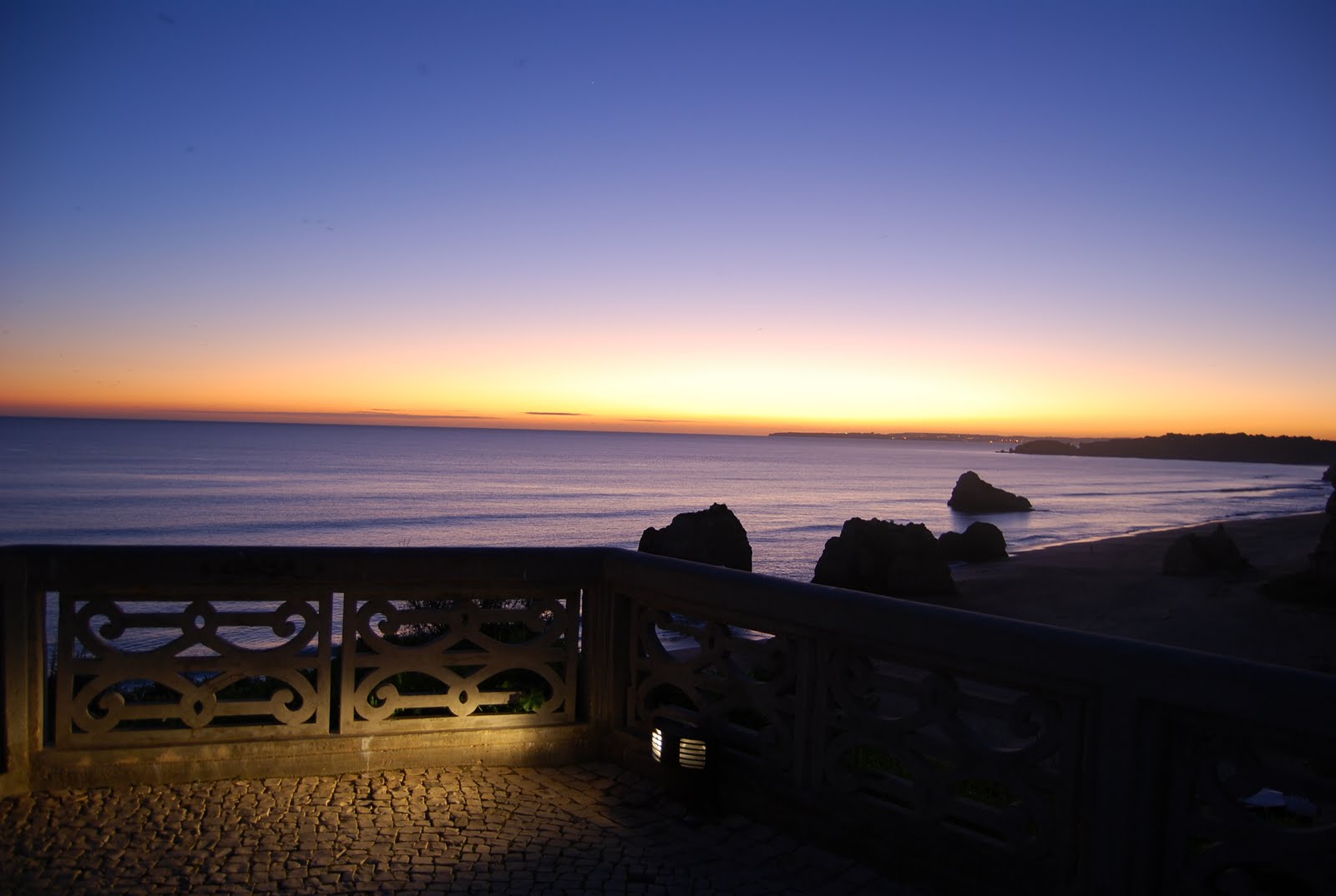 Resultado de imagem para Miradouro dos Três Castelos, Portimão