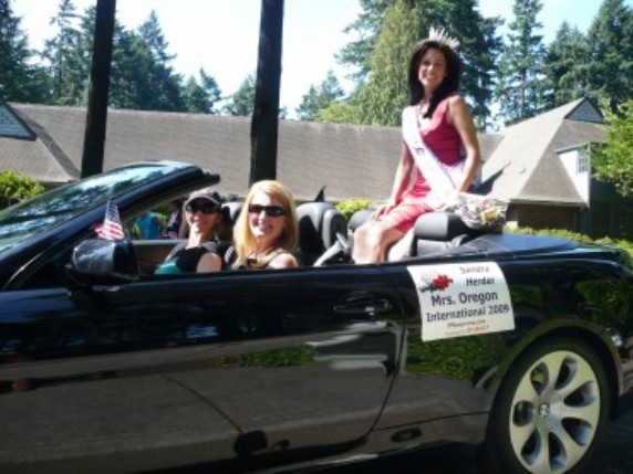 A Convertible full of Mrs. Oregon Internationals!