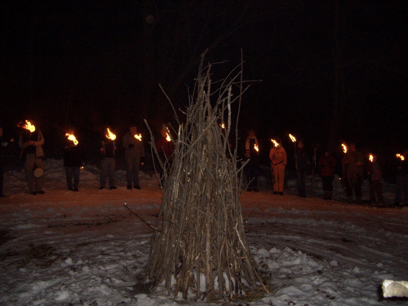 [midwinterCircle.JPG]