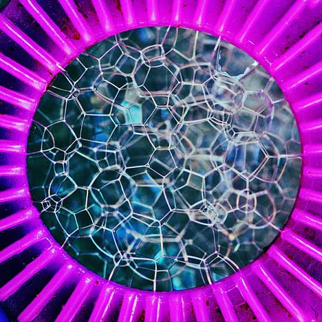 [Bizarre+Art+of+Bubbles+in+Photography+and+Nature20.jpg]