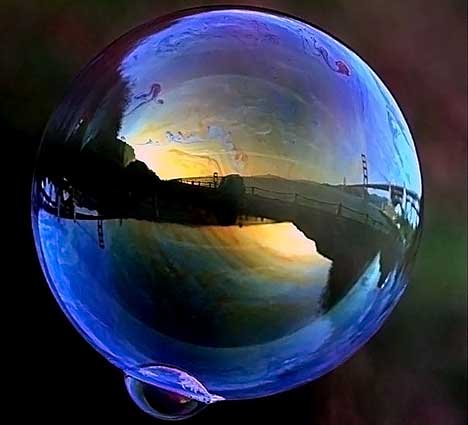 [Bizarre+Art+of+Bubbles+in+Photography+and+Nature6.jpg]