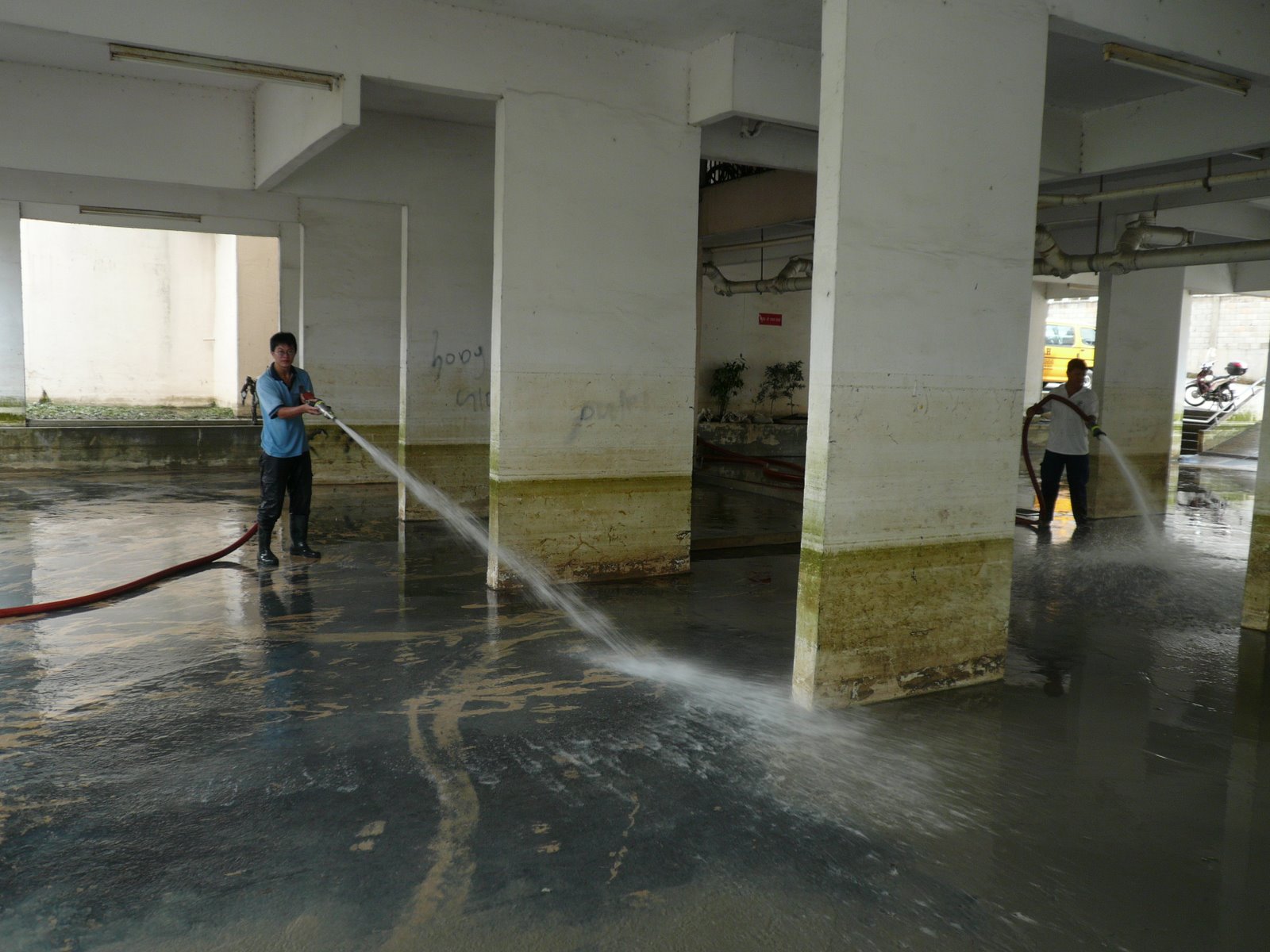 [P1030147.JPG]