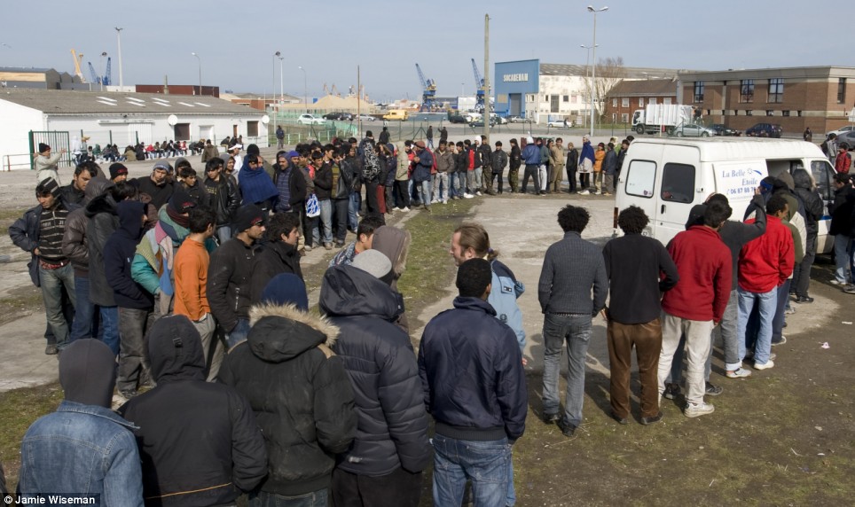 [ImmigrantQueue.jpg]