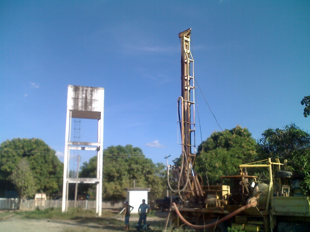 A Vila recebeu o novo poço, para solucionar o problema de abastecimento de água