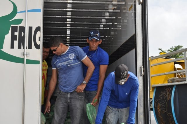 Entrega de peixes a pupolação mucajaiense