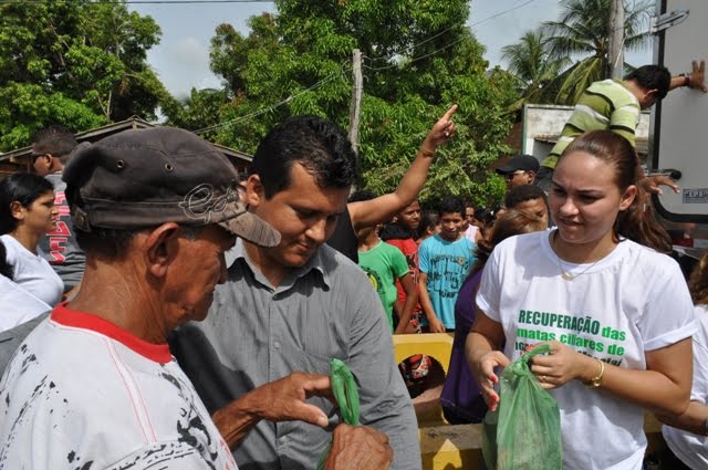 Entrega de peixes a pupolação mucajaiense