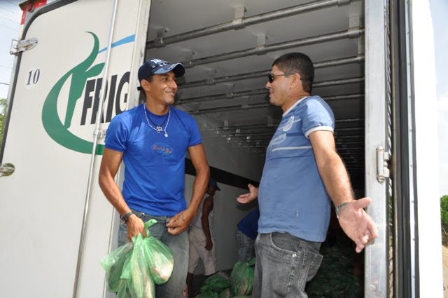 Entrega de peixes a pupolação mucajaiense